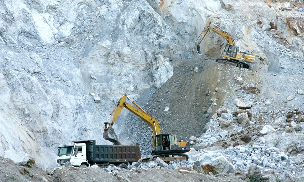 Hoạt động quản lý, khai thác khoáng sản còn để xảy ra vi phạm