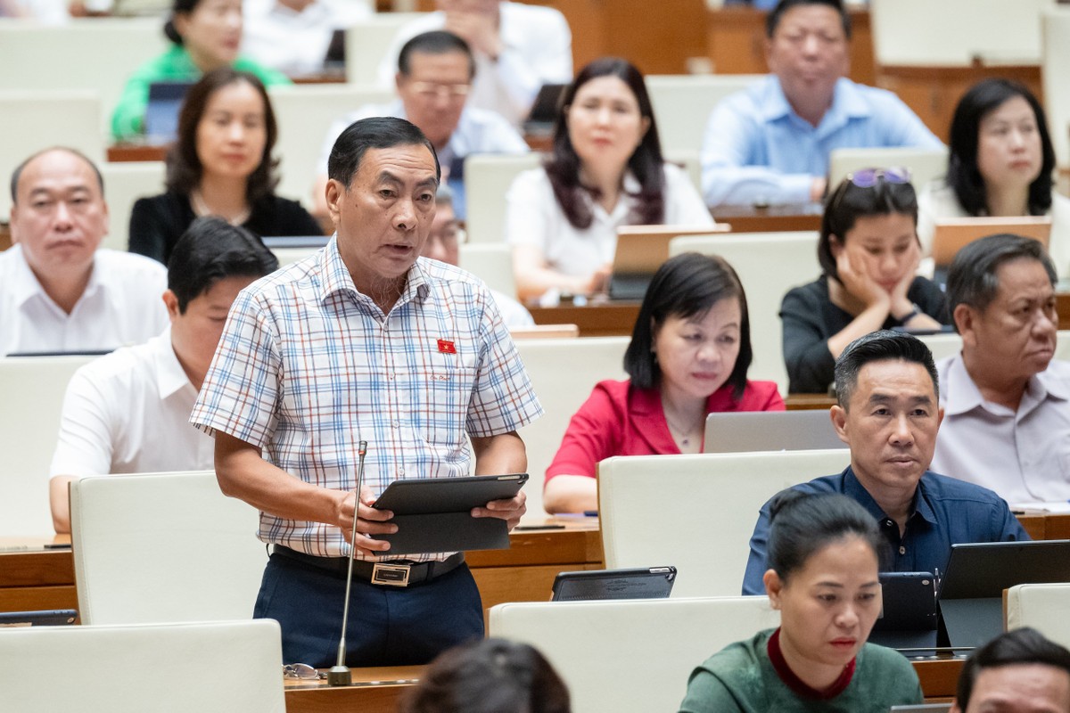 Đại biểu Phạm Văn Hòa (đoàn Đồng Tháp)