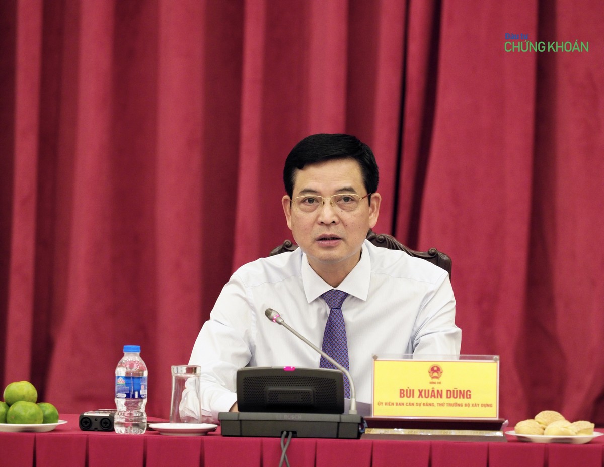 Thứ trưởng Kl99 nổ hũ Bùi Xuân Dũng chủ trì buổi họp báo chiều 14/6 (Ảnh: H.Y)