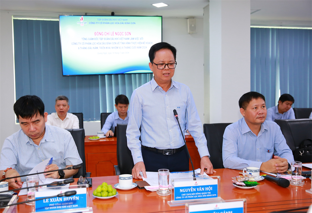 Chủ tịch HĐQT BSR Nguyễn Văn Hội báo cáo tại hội nghị Chủ tịch HĐQT BSR Nguyễn Văn Hội báo cáo tại hội nghị