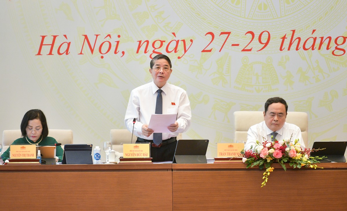 Phó Chủ tịch Quốc hội Nguyễn Đức Hải điều hành phiên thảo luận