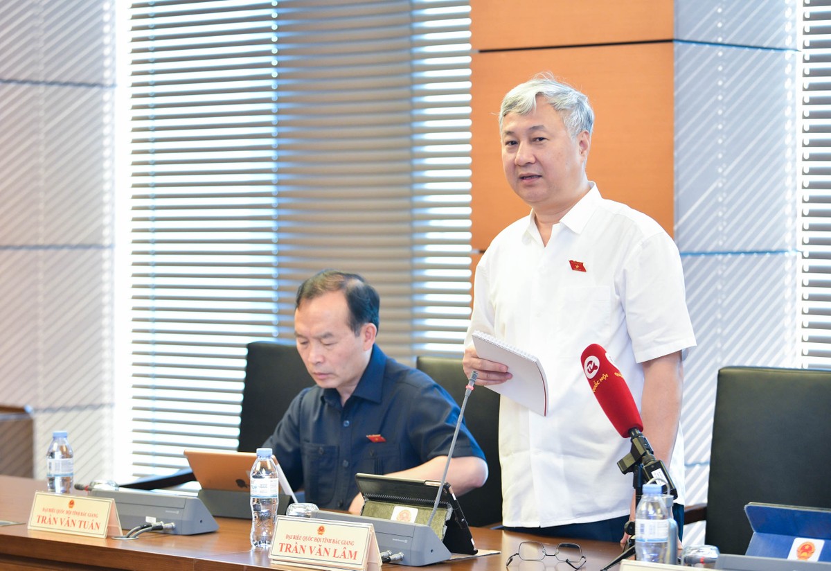Đại biểu Trần Văn Lâm (đoàn Bắc Giang)
