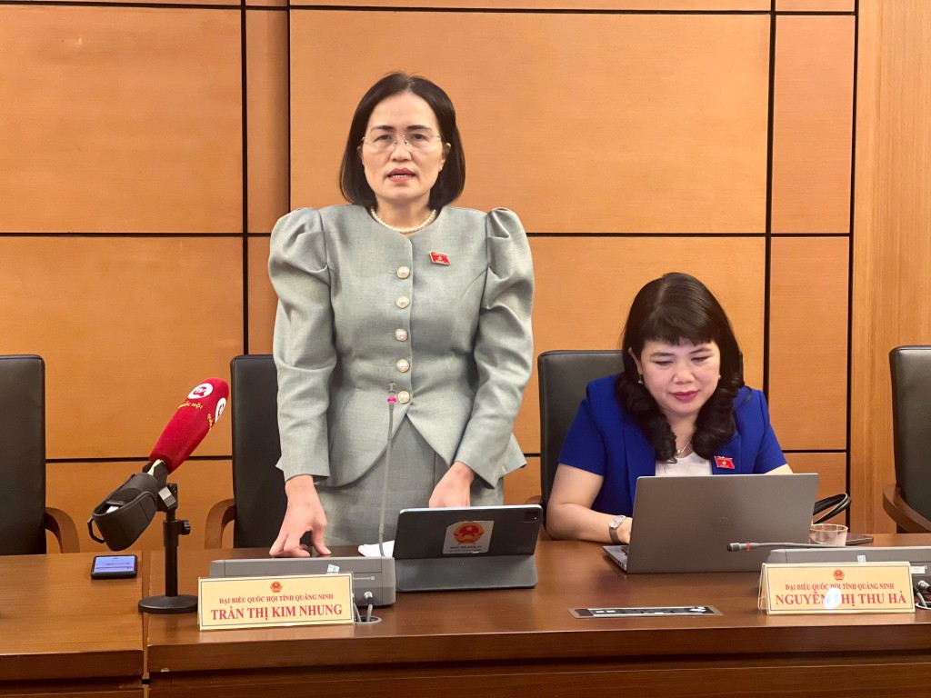 Đại biểu Trần Thị Kim Nhung, đoàn Quảng Ninh, Ủy viên Thường trực Ủy ban Kl992 Tham Gia Ngay của Quốc hội.