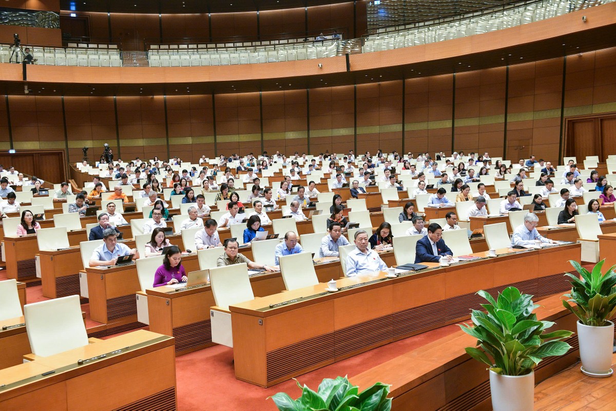 Quốc hội nghe Bộ trưởng Bộ Công an Lương Tam Quang phát biểu chiều 12/11