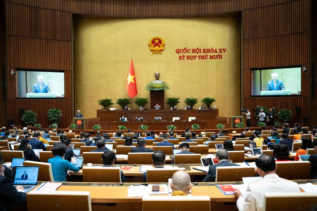 Quốc hội nghe Báo cáo tổng hợp ý kiến, kiến nghị của cử tri gửi tới Kỳ họp
