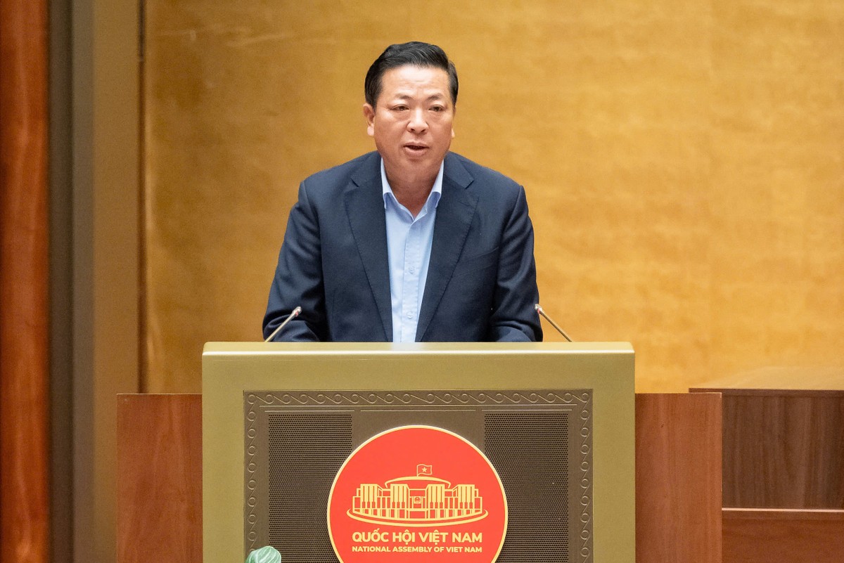 Bộ trưởng Kl99 nổ hũ Trần Hồng Minh trình bày báo cáo tiếp thu, giải trình, chỉnh lý Luật Hàng không dân dụng (sửa đổi) chiều 10/12
