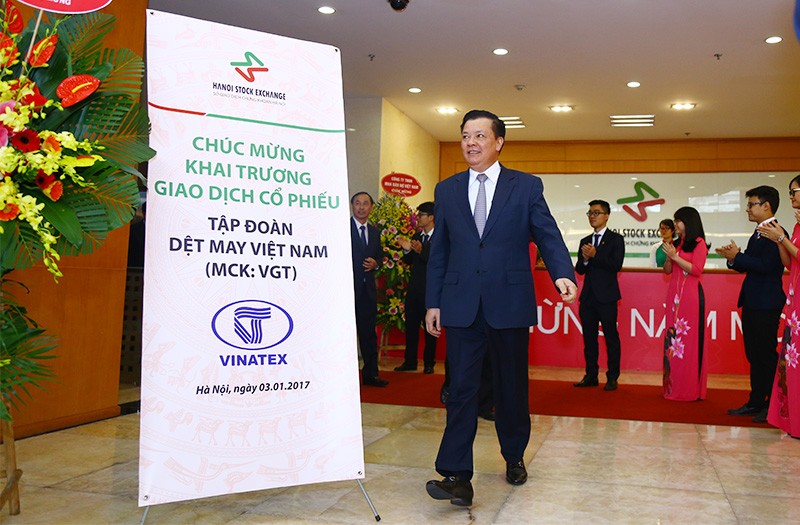 Bộ trưởng Bộ Kl991.com nạp rút nhanh đánh cồng khai trương phiên giao dịch đầu năm 2017 ảnh 1