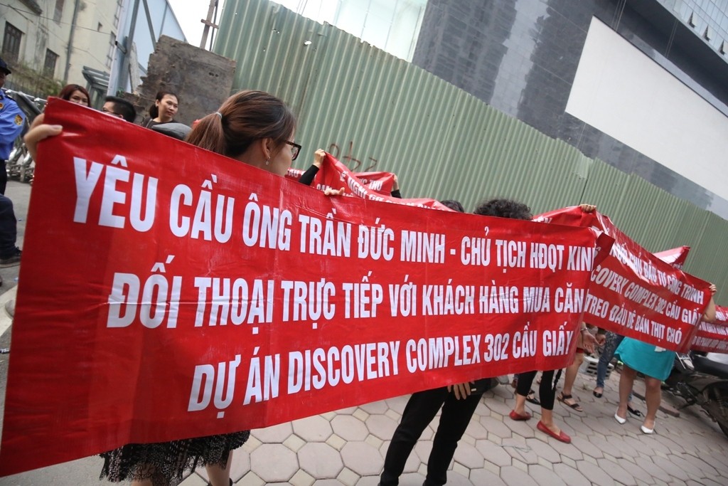 Khách hàng Dự án Discovery Complex 302 Cầu Giấy căng băng rôn phản đối chủ Kl99ok phiên bản mới ảnh 8