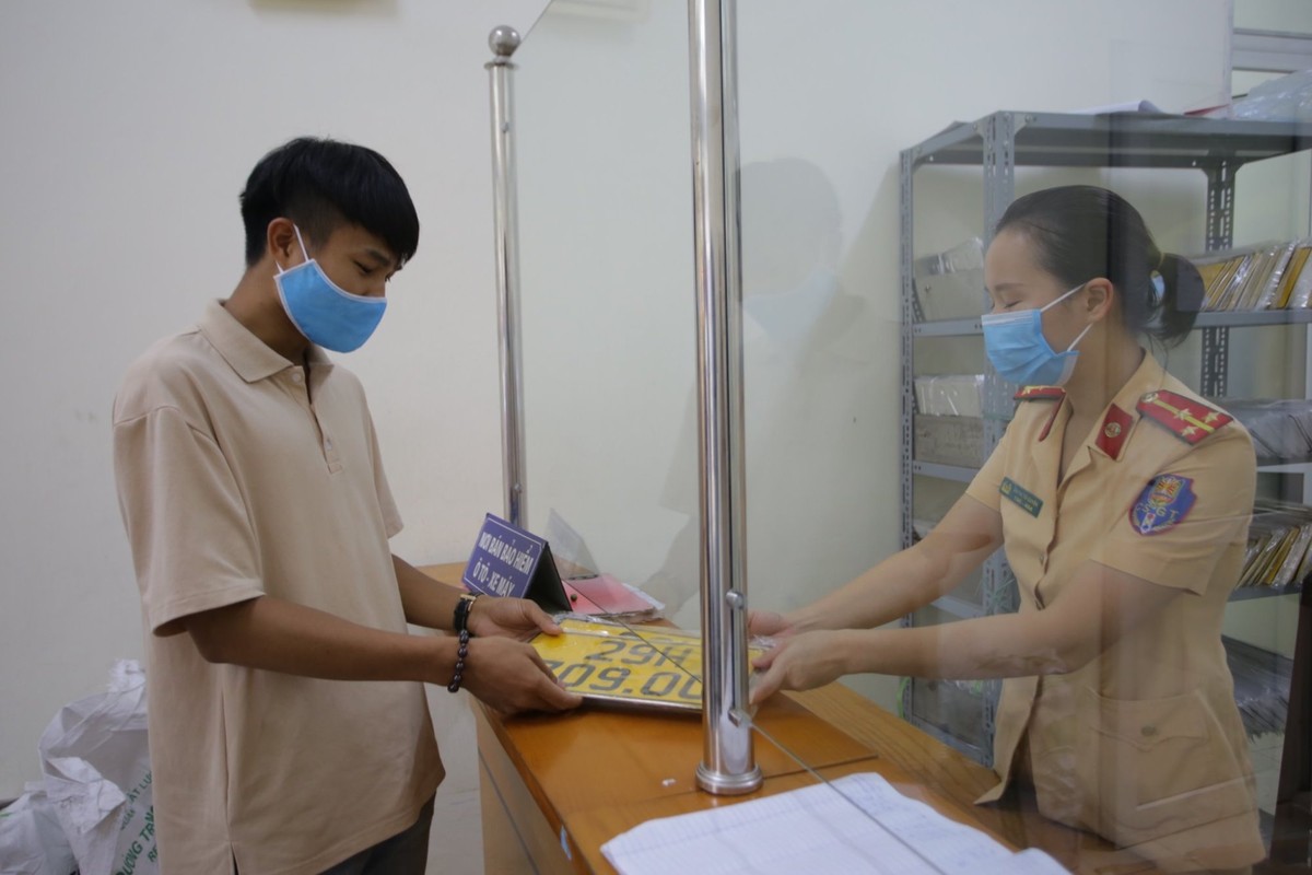 Theo Kl99ok Kho game đa dạng 58/2020 của Bộ Công an, kể từ ngày 01/8/2020 đến trước ngày 31/12/2021 các phương tiện hoạt động Kl992 VIP Trang Chủ 2026 bắt buộc phải đổi từ biến số trắng sang biển số vàng.