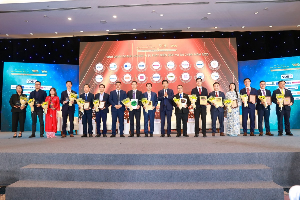 Trước đó, trong khuôn khổ Diễn đàn Cấp cao Cố vấn Kl991.com nạp rút nhanh Việt Nam, Ban Tổ chức trao Kỷ niệm chương Vinh danh 18 Kl991.com World Cup 2026 Chính Thức “Vì sự phát triển dịch vụ Kl991.com nạp rút nhanh”.