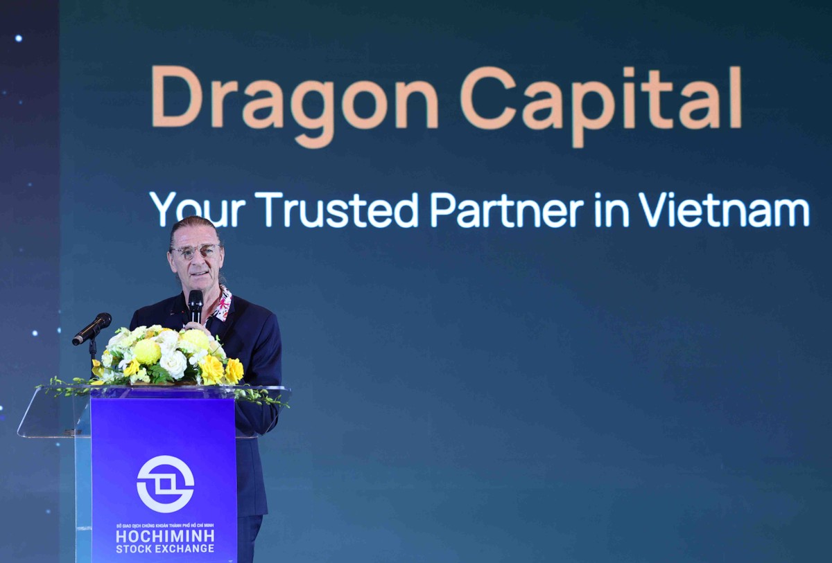 Ông Dominic Scriven, OBE, Chủ tịch Công ty Quản lý Quỹ Dragon Capital Việt Nam có bài trình bày về triển vọng Kl992 cổng game cá cược 2026 “Economic Outlook 2026”.