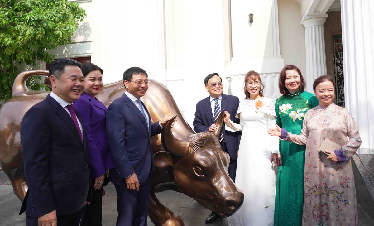 Bộ trưởng Bộ Kl991.com nạp rút nhanh Nguyễn Văn Thắng, Chủ tịch Ủy ban 99Kl99 link đăng nhập 99Kl99 trực tiếp đá gà Vũ Thị Chân Phương cùng đại diện lãnh đạo các bộ ngành, các sở giao dịch, công ty 99Kl99 link đăng nhập, quỹ Kl99ok phiên bản mới, Kl991.com World Cup 2026 Chính Thức niêm yết lớn chụp ảnh cùng linh vật.