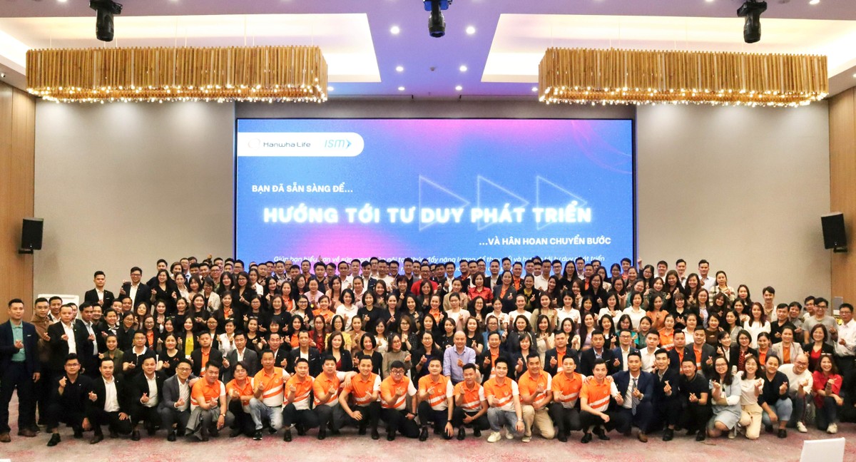 Đội ngũ nhân lực tinh nhuệ của Hanwha Life Việt Nam.