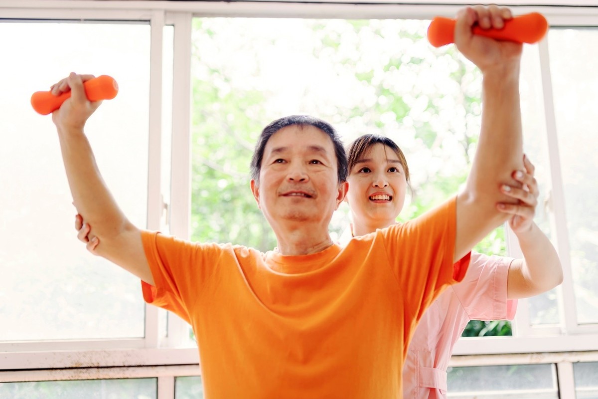 Lắng nghe và thấu hiểu, FWD mang đến khách hàng những chương trình chăm sóc khác biệt và hữu ích.