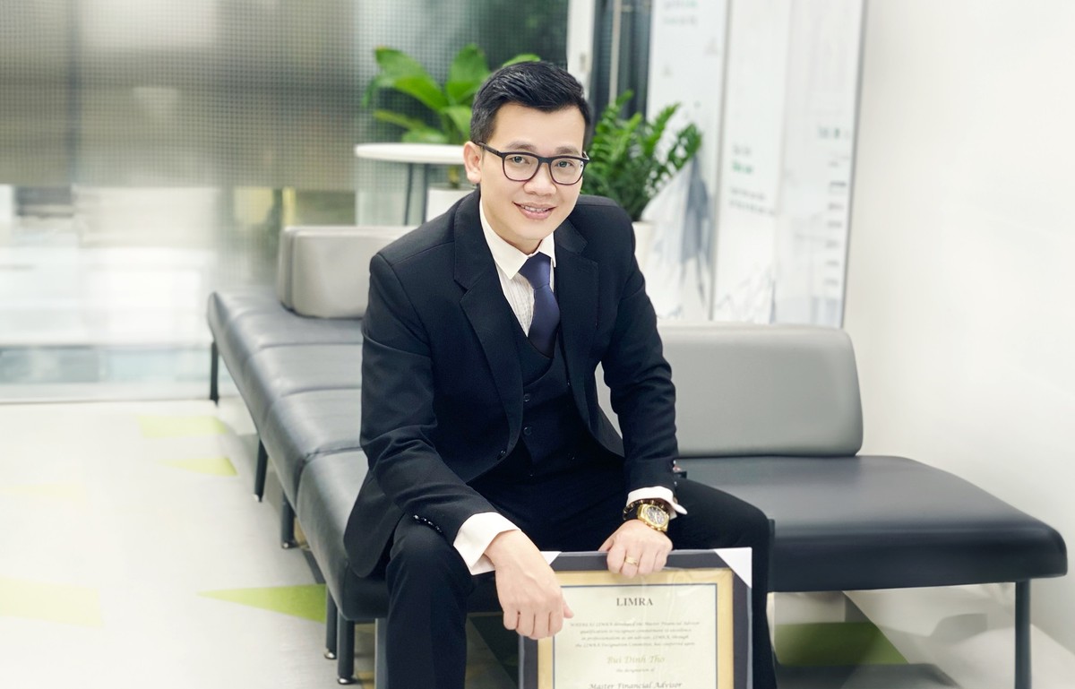 Anh Bùi Đình Thọ xây dựng sự nghiệp và tự chủ Kl991.com nạp rút nhanh trong ngành Kl99kl phiên bản hoạt động nhân thọ. Ảnh: NVCC