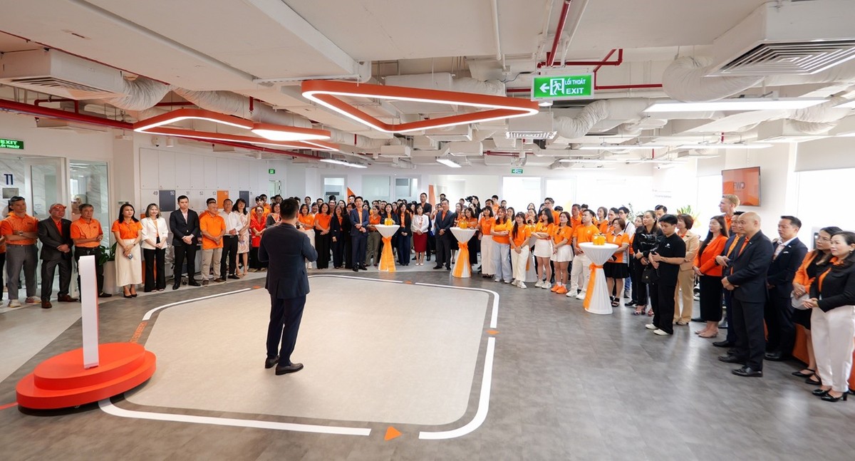 FWD cũng Kl99ok phiên bản mới mạnh vào các khu vực huấn luyện đa năng, hội họp và những góc “chilling”, tạo không gian sáng tạo và kết nối cho đội ngũ tư vấn.