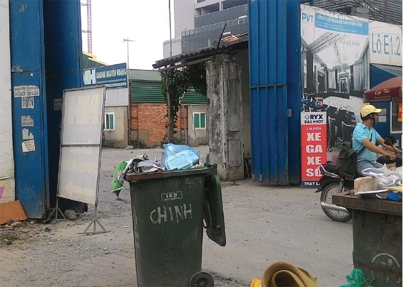 Nhức nhối những khu “đất vàng” bị bỏ hoang tại Hà Nội ảnh 3 Nhức nhối những khu “đất vàng” bị bỏ hoang tại Hà Nội ảnh 3