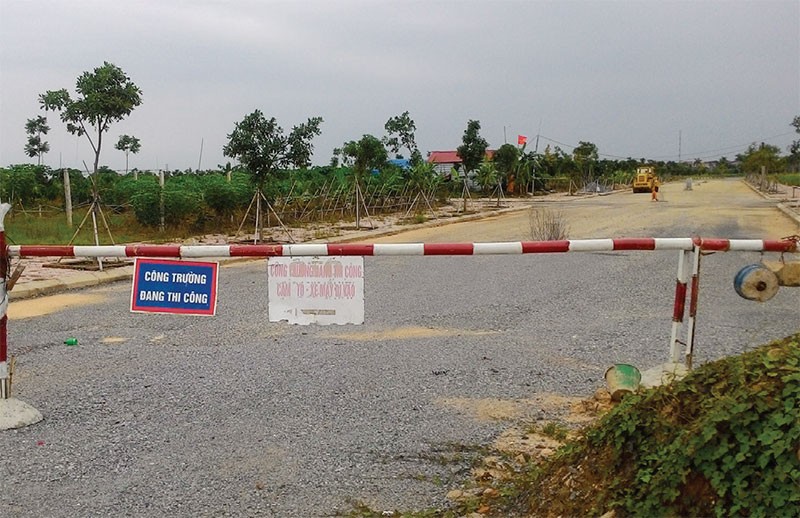 Nhức nhối những khu “đất vàng” bị bỏ hoang tại Hà Nội ảnh 6 Nhức nhối những khu “đất vàng” bị bỏ hoang tại Hà Nội ảnh 6