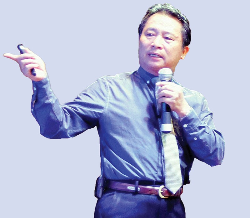 Đằng sau hào quang thành tích... ảnh 1