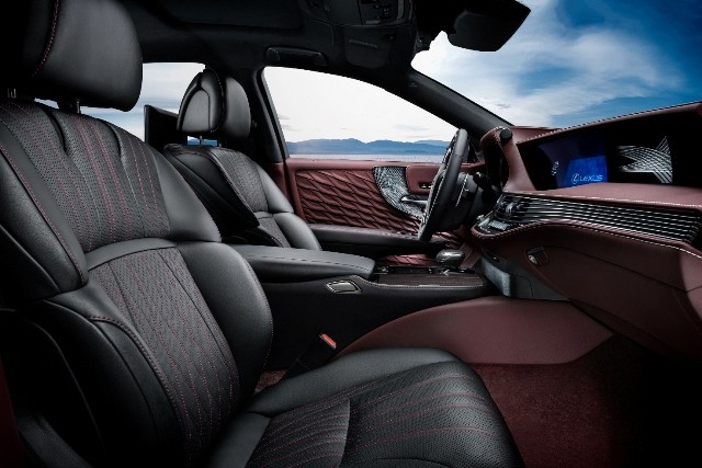 Lexus ra mắt dòng sedan cao cấp nhất tại Geneva Motor show  ảnh 4