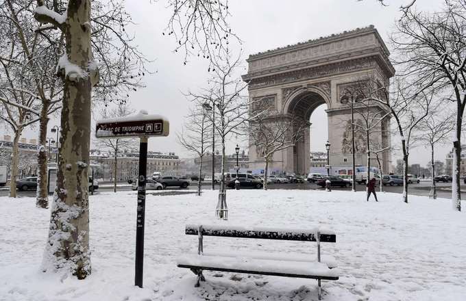 Thủ đô Paris biến thành thiên đường tuyết trắng ảnh 6