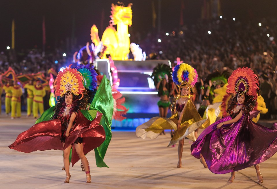 Đêm hội Carnaval Hạ Long tràn ngập màu sắc ảnh 11