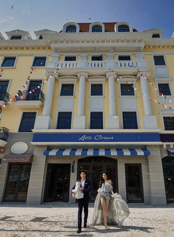 Á hậu Tú Anh tô điểm thêm vẻ lộng lẫy của Shophouse Europe ảnh 4