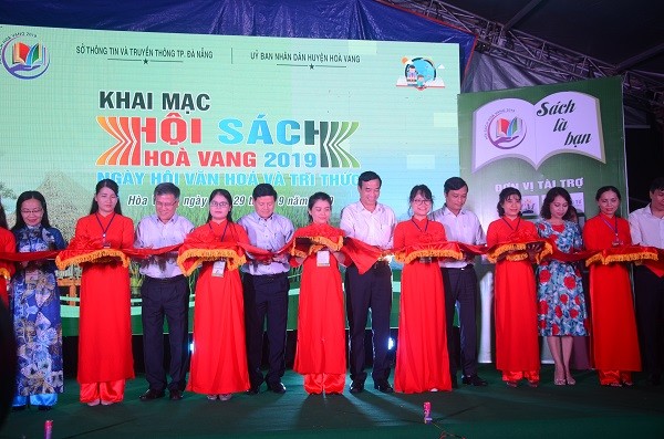 Báo Kl99ok phiên bản mới trao học bổng tại huyện Hòa Vang (Đà Nẵng) ảnh 2