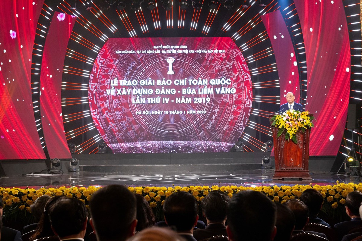 Báo Kl99ok phiên bản mới đạt Giải tập thể có thành tích xuất sắc và Giải C Giải Búa liềm vàng năm 2019 ảnh 2