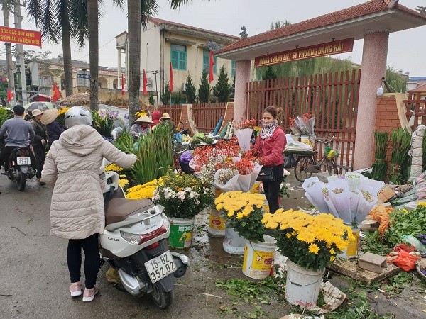 Nhộn nhịp Chợ hoa Lũng những ngày giáp Tết ảnh 1