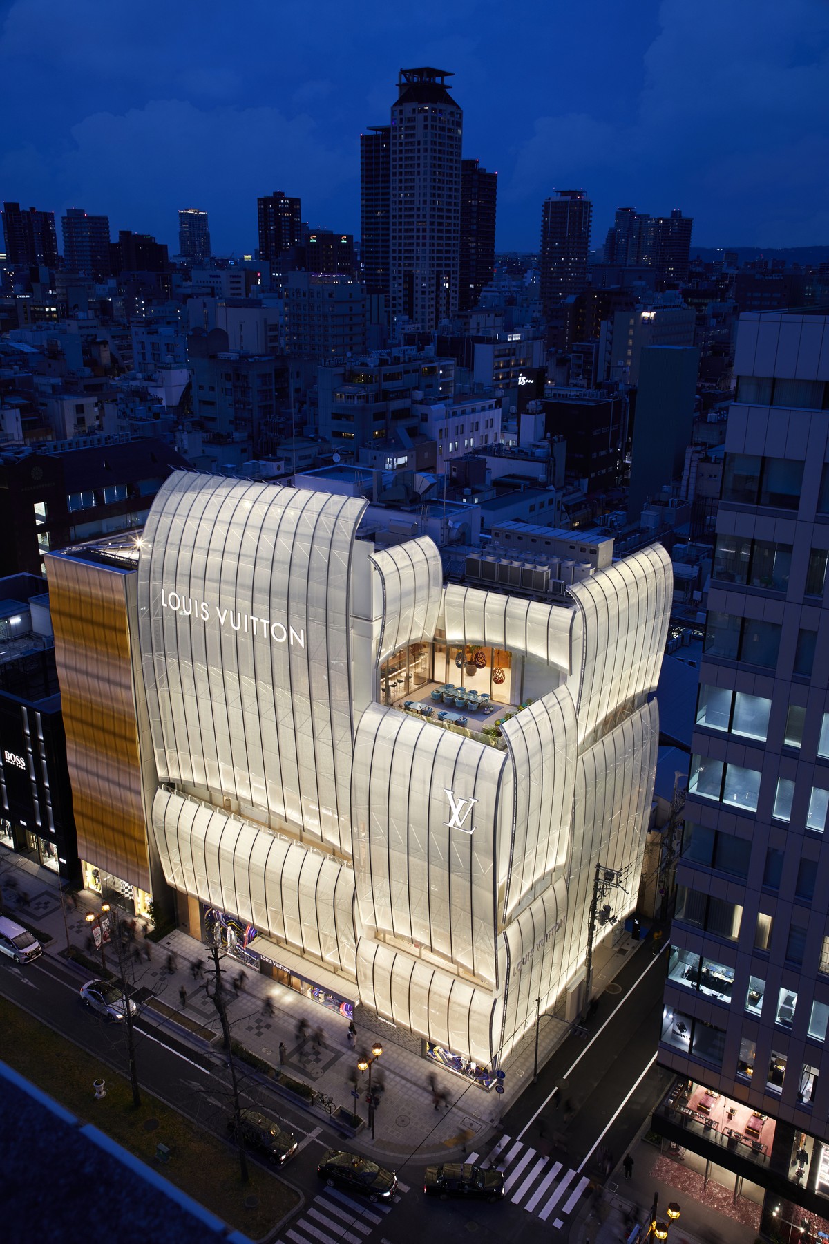 Cửa hiệu Louis Vuitton Osaka: Cánh buồm lộng gió ảnh 5