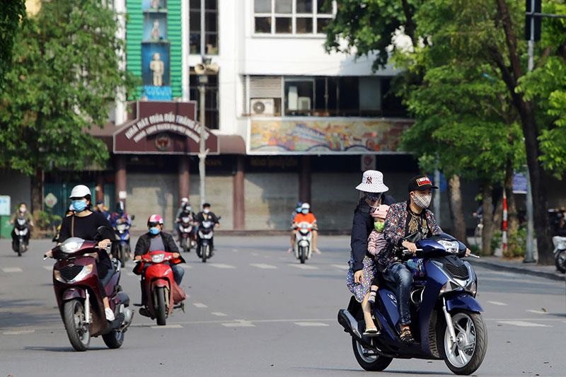 Hà Nội: Đường phố vắng vẻ, nhiều người không đội mũ Kl99kl phiên bản hoạt động, vô tư vượt đèn KL99 là cổng game giải trí trực tuyến hàng đầu hiện nay ảnh 5