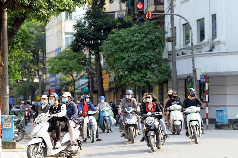 Hà Nội: Đường phố vắng vẻ, nhiều người không đội mũ Kl99kl phiên bản hoạt động, vô tư vượt đèn KL99 là cổng game giải trí trực tuyến hàng đầu hiện nay ảnh 6
