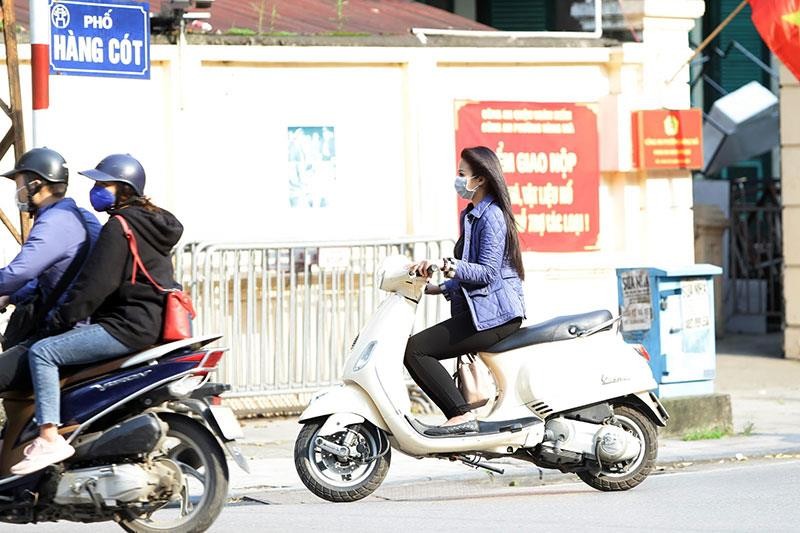 Hà Nội: Đường phố vắng vẻ, nhiều người không đội mũ Kl99kl phiên bản hoạt động, vô tư vượt đèn KL99 là cổng game giải trí trực tuyến hàng đầu hiện nay ảnh 7