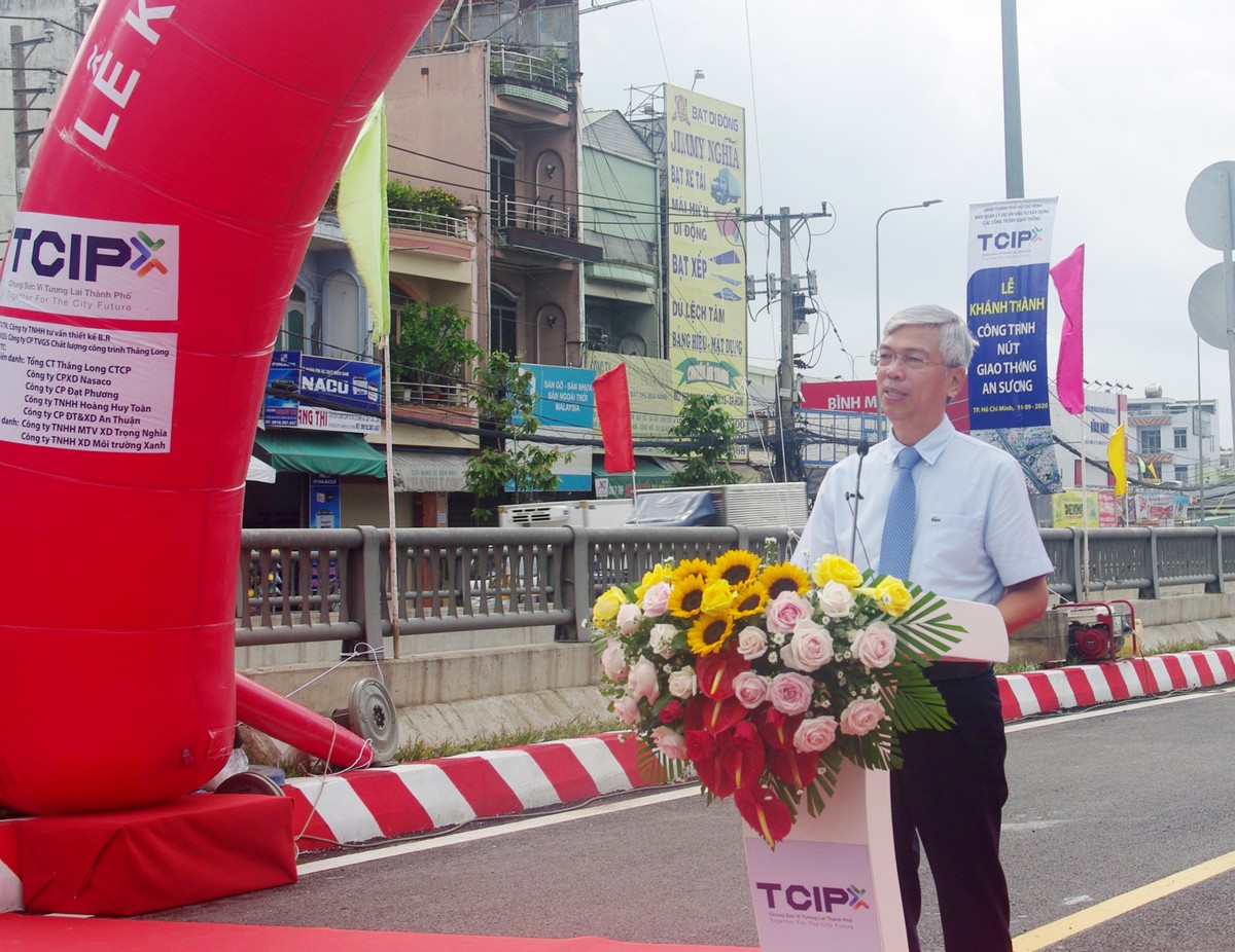 Ông Võ Văn Hoan, Phó chủ tịch UBND TP.HCM phát biểu tại buổi khánh thành.