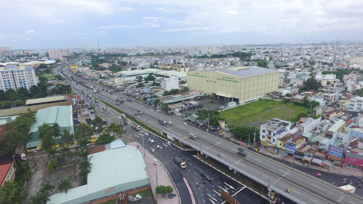Hướng đi về trung tâm Quận Thủ Đức.