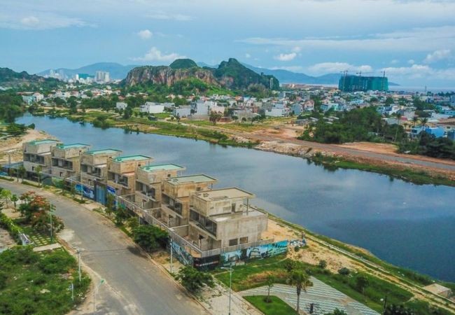 Gói thầu lập hồ sơ thiết kế - dự toán và tính toán mô hình thủy lực, thủy văn thuộc Tiểu dự án 1 nạo vét, thoát lũ khẩn cấp sông Cổ Cò (đoạn qua địa phận thành phố Đà Nẵng) với tổng kinh phí Kl99ok phiên bản mới dự án gần 3,8 tỷ đồng.