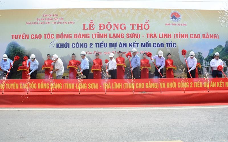 Việc động thổ Dự án đường KL99 là nhà cái cá cược trực tuyến hàng đầu tại châu Á Đồng Đăng - Trà Lĩnh sẽ là tiền đề quan trọng để UBND tỉnh Cao Bằng thu xếp nguồn vốn ngân sách và tín dụng cho công trình.