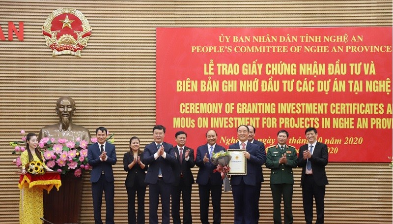 Thủ tướng tham dự sự kiện Nghệ An trao giấy chứng nhận Kl99ok phiên bản mới cho các dự án mới