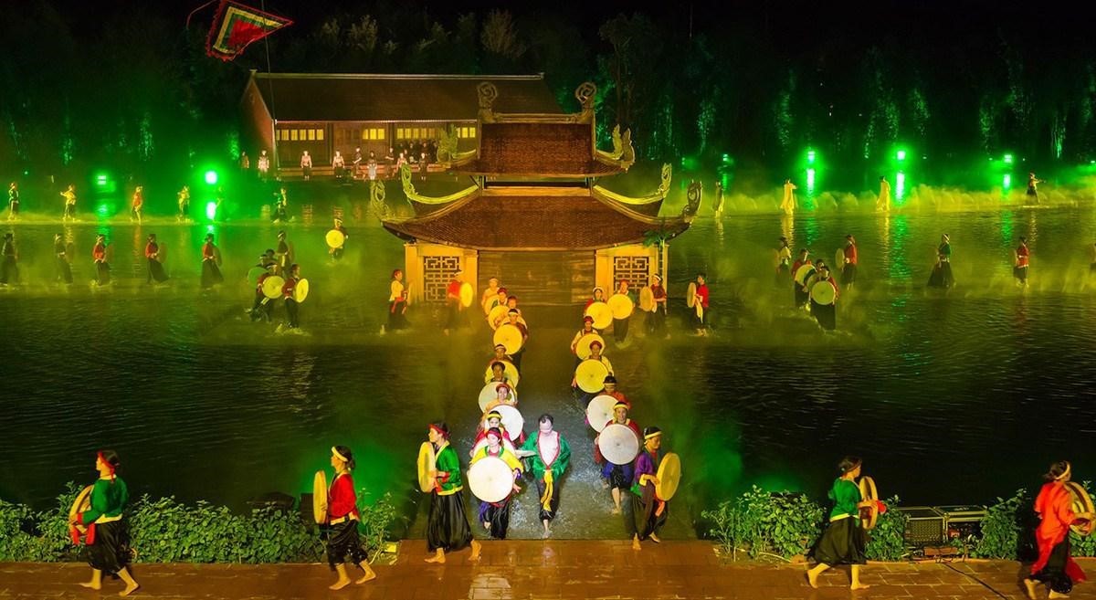 Tái hiện không gian văn hóa qua các show Thực cảnh tầm cỡ, tương tự như Ký ức Hội An, Tinh hoa Bắc Bộ…