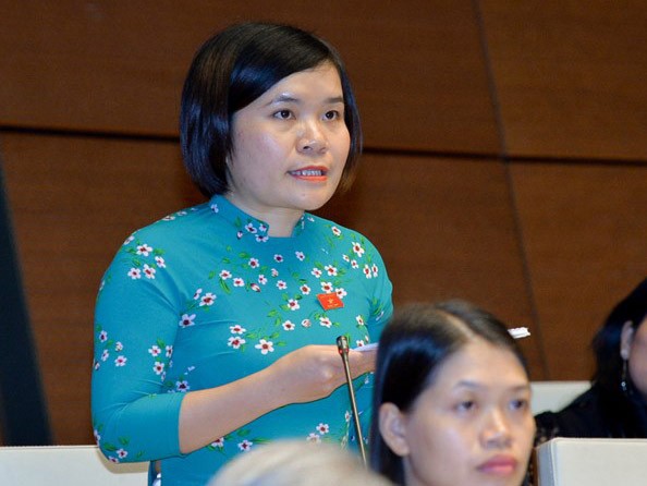 Đại biểu Đinh Thị Kiều Trinh (Nghệ An) chất vấn Bộ trưởng Bộ Thông tin và Truyền thông .