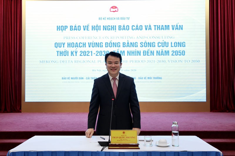 Thứ trưởng Trần Quốc Phương chủ trì họp báo chiều 23/11 (Ảnh: Minh Trang)