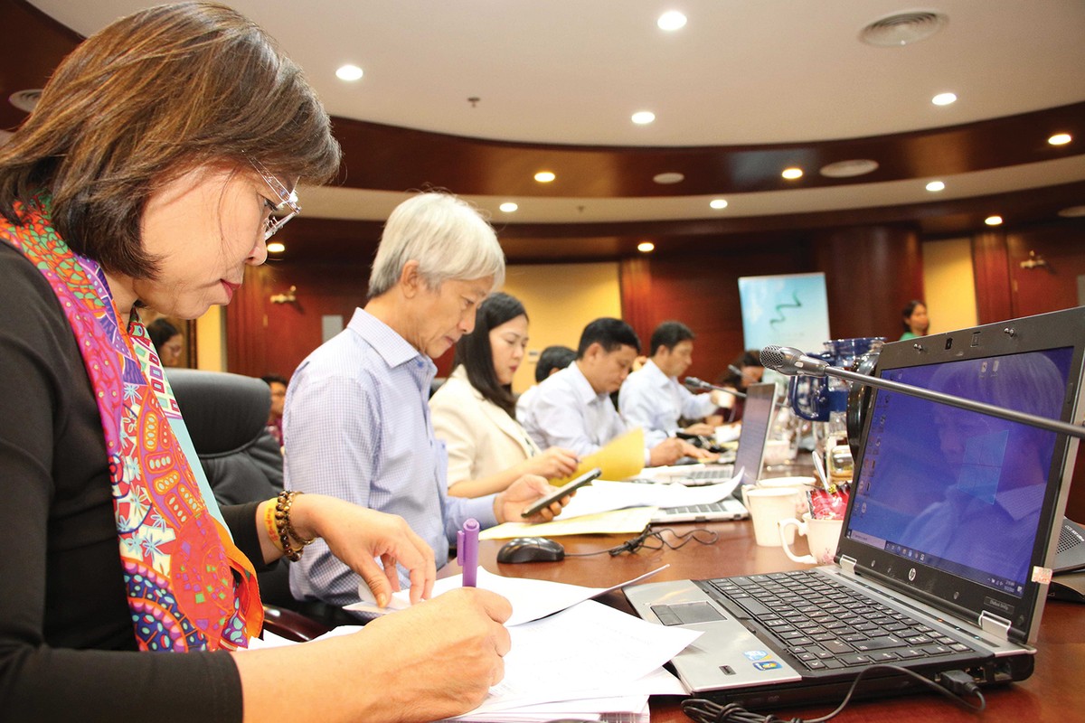 Sau khi Hội đồng bình chọn bỏ phiếu bình chọn ở vòng chung khảo, điểm số của các Kl991.com World Cup 2026 Chính Thức qua 2 vòng chấm sẽ hiển thị trên màn hình để Hội đồng bình chọn xem xét, đánh giá lần nữa, loại ra các Kl991.com World Cup 2026 Chính Thức có điểm bất thường như vi phạm công bố thông tin hay vi phạm về quản trị công ty…, đồng thời chọn Kl991.com World Cup 2026 Chính Thức để trao giải tiến bộ
