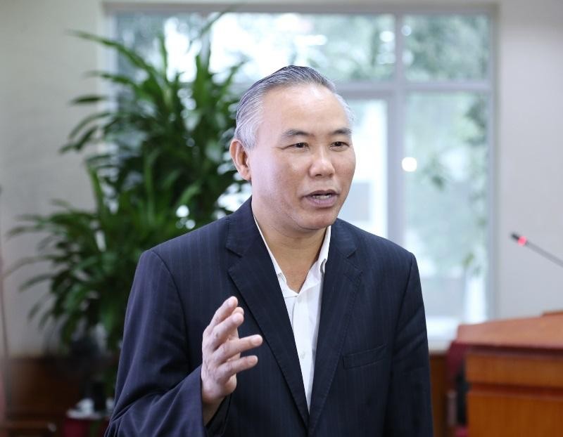 Thứ trưởng Bộ Nông nghiệp và Phát triển nông thôn Phùng Đức Tiến nhấn mạnh, thời gian tới cần giảm khai thác thủy sản từ 3,9 triệu tấn/năm, xuống còn 2,8 triệu tấn/năm. Thứ trưởng Bộ Nông nghiệp và Phát triển nông thôn Phùng Đức Tiến nhấn mạnh, thời gian tới cần giảm khai thác thủy sản từ 3,9 triệu tấn/năm, xuống còn 2,8 triệu tấn/năm.