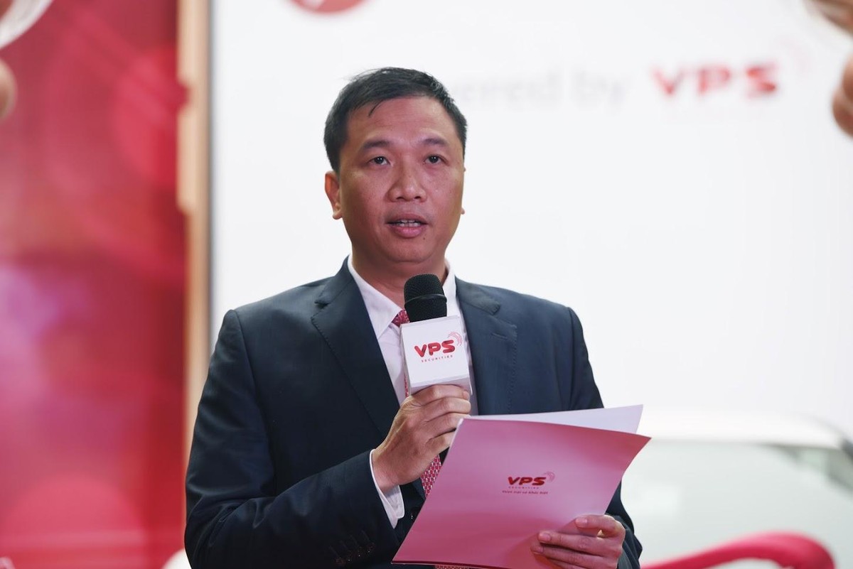 Ông Lý Đắc Dũng – Giám đốc Khối Tư vấn Kl99ok phiên bản mới VPS phát biểu khai mạc tại Lễ trao giải “Chinh phục Kl99com thể thao, casino, nổ hũ, bắn cá – Rinh ngay xe Merc”