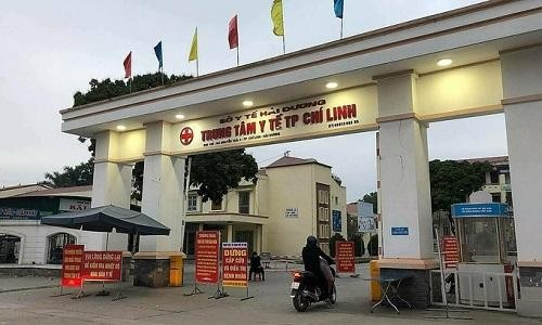 Bệnh viện dã chiến thứ nhất tại Trung tâm Y tế Chí Linh. Ảnh: TQ
