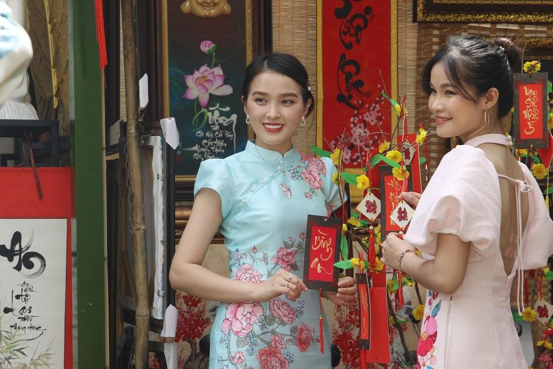Những tà áo dài cách tân