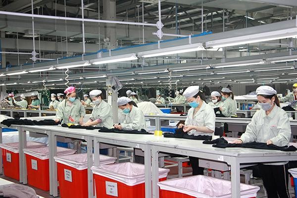 Hoạt động Kl994 nhà cái bóng đá world cup tại Công ty TNHH May mặc Hoa Lợi Đạt. Ảnh: Mạnh Trường.
