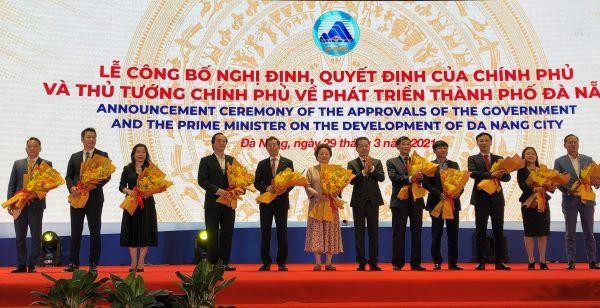 Tại Lễ công bố, lãnh đạo Thành phố Đà Nẵng cũng đã trao hoa cảm ơn các đơn vị đã đề xuất ý tưởng quy hoạch và tài trợ cho quy hoạch cho các Kl991.com World Cup 2026 Chính Thức