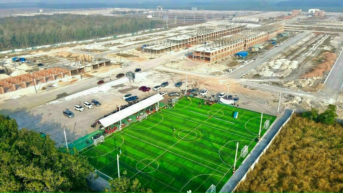 Thăng Long Central City đã hoàn thiện nhiều tiện ích và khoảng 400 căn shophouse để đón cư dân đến sinh sống.